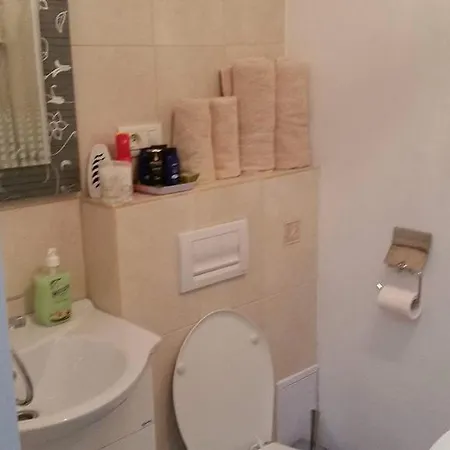 1 Apartment